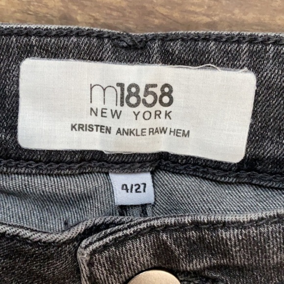 M1858 Kristen ankle raw hem jeans size 27 - Picture 5 of 10